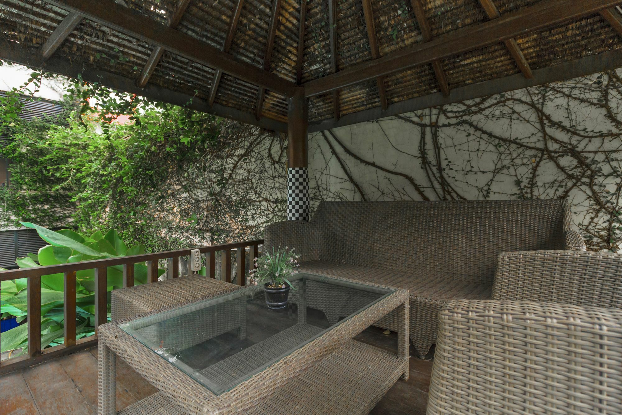 Oyo 107 Kusuma Kemang Suite Jakarta Exteriör bild